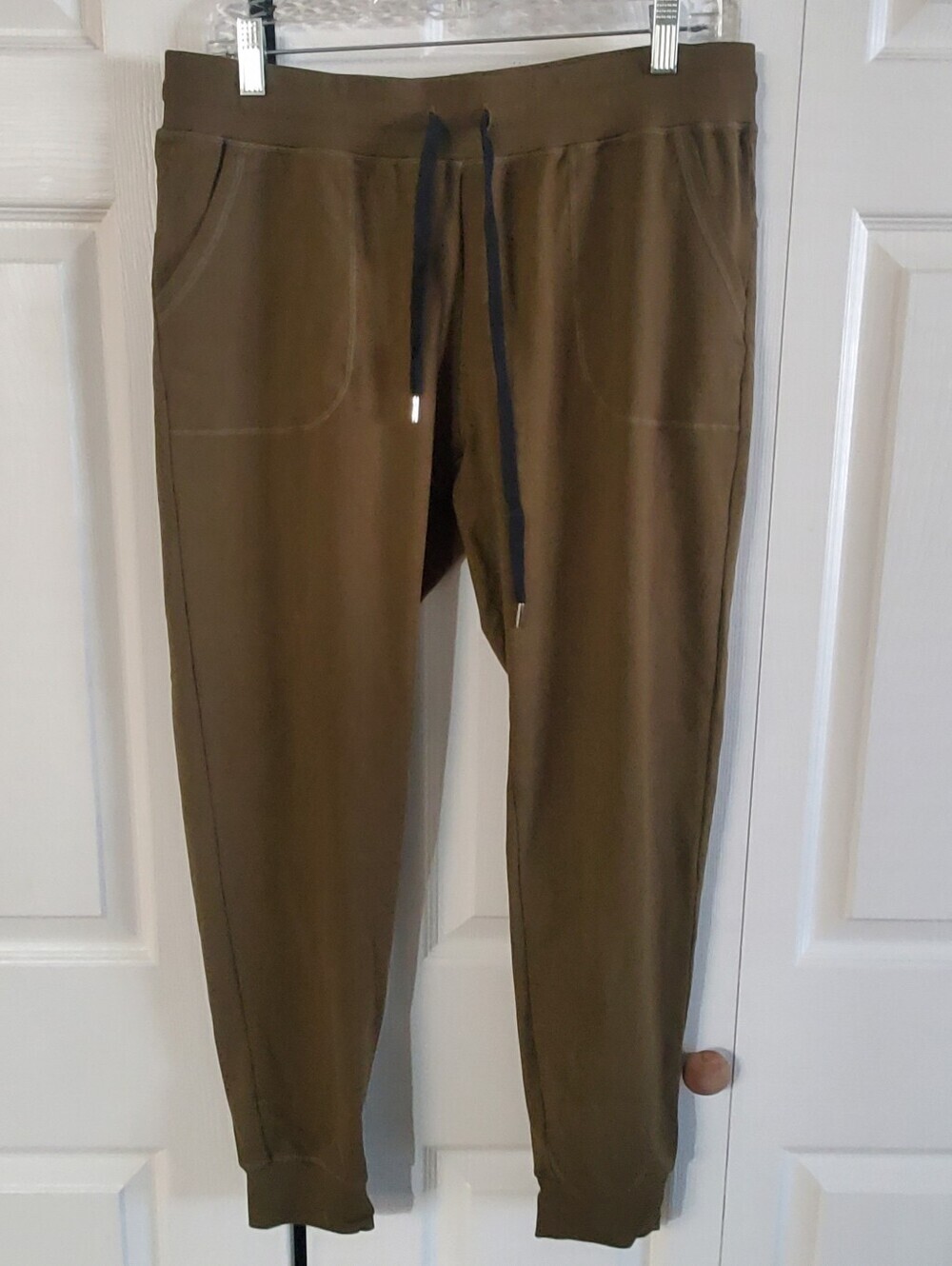 ZYIA ACTIVE JOGGERS SZ XL. DRAW STRINGS ARMY GREEN.